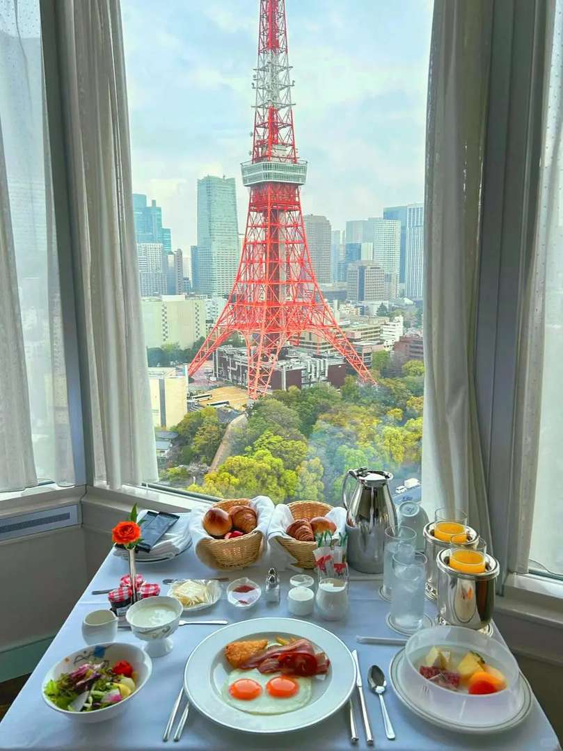 Best Budget Tokyo Hotel Stay: 4 Nights for $1580 - Comfy Rooms & Unforgettable Experience!