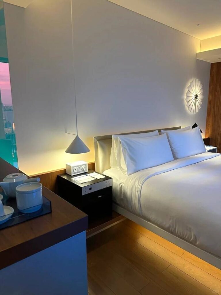 Best W Hotel Osaka Deals: 3 Nights + Breakfast for 2 at Just $1890 😍