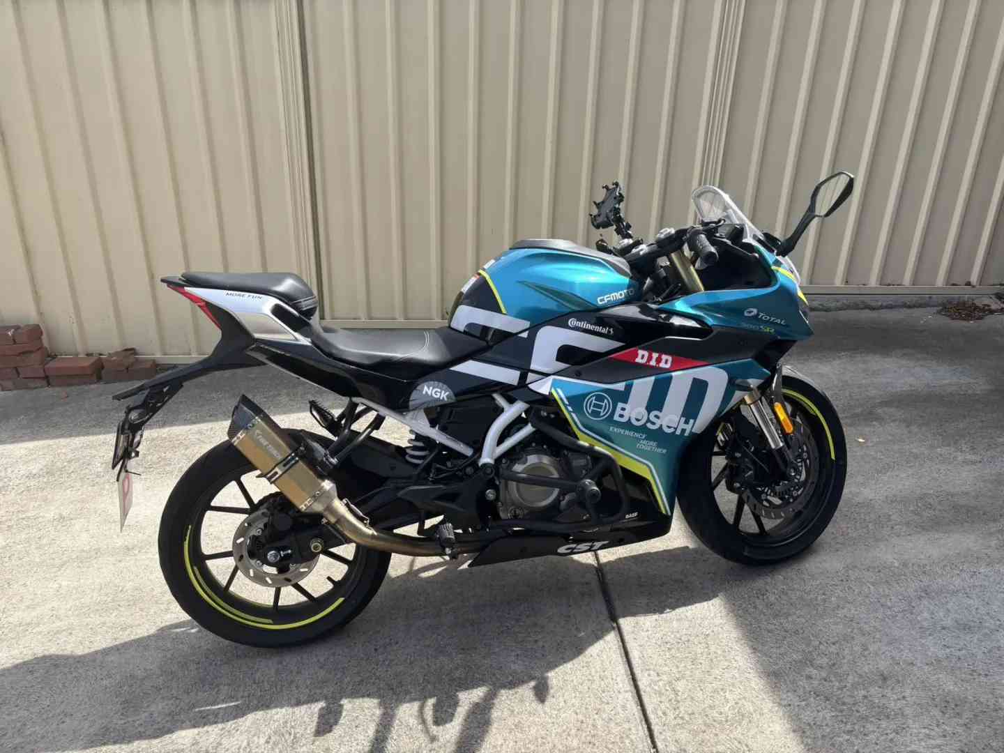 Adelaide Upgrades to CFMOTO 300SR: Discover the Ultimate Riding Experience