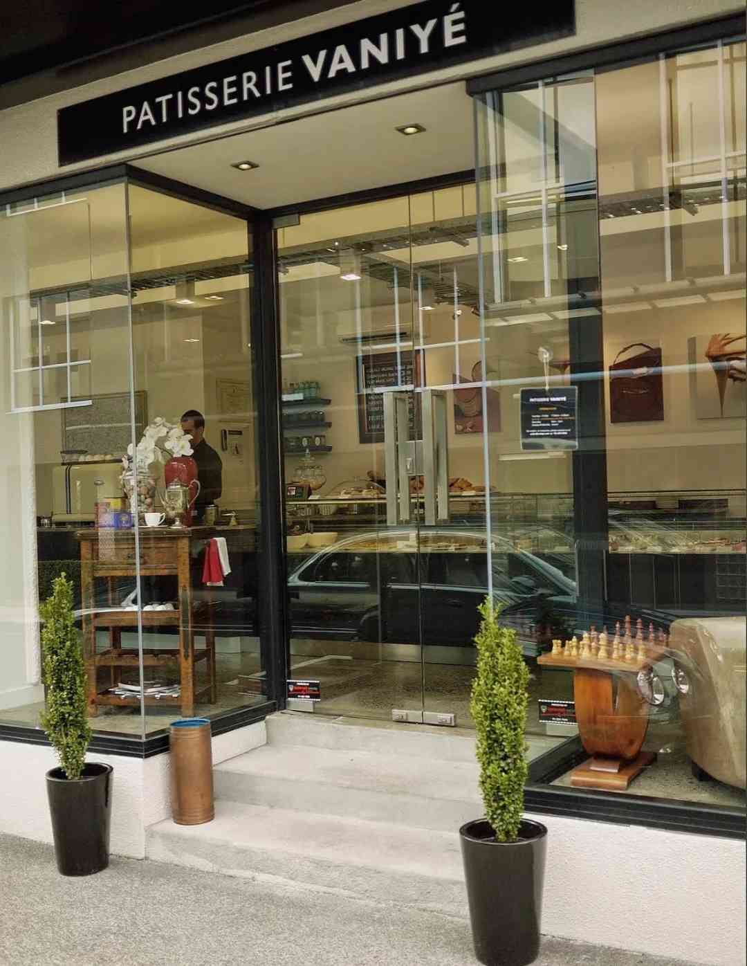 Discover Auckland's Top Saint Honoré Cake: Authentic French Pastry Delight