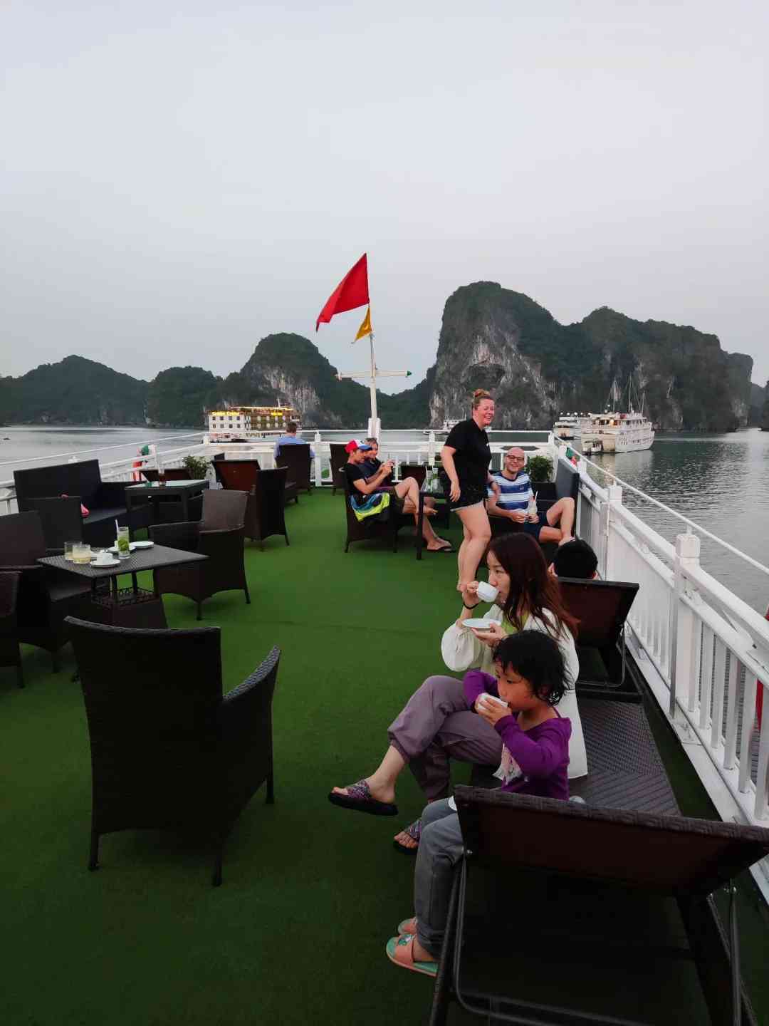 Discover Halong Bay: Must-Take Scenic Cruises for Unforgettable Experiences