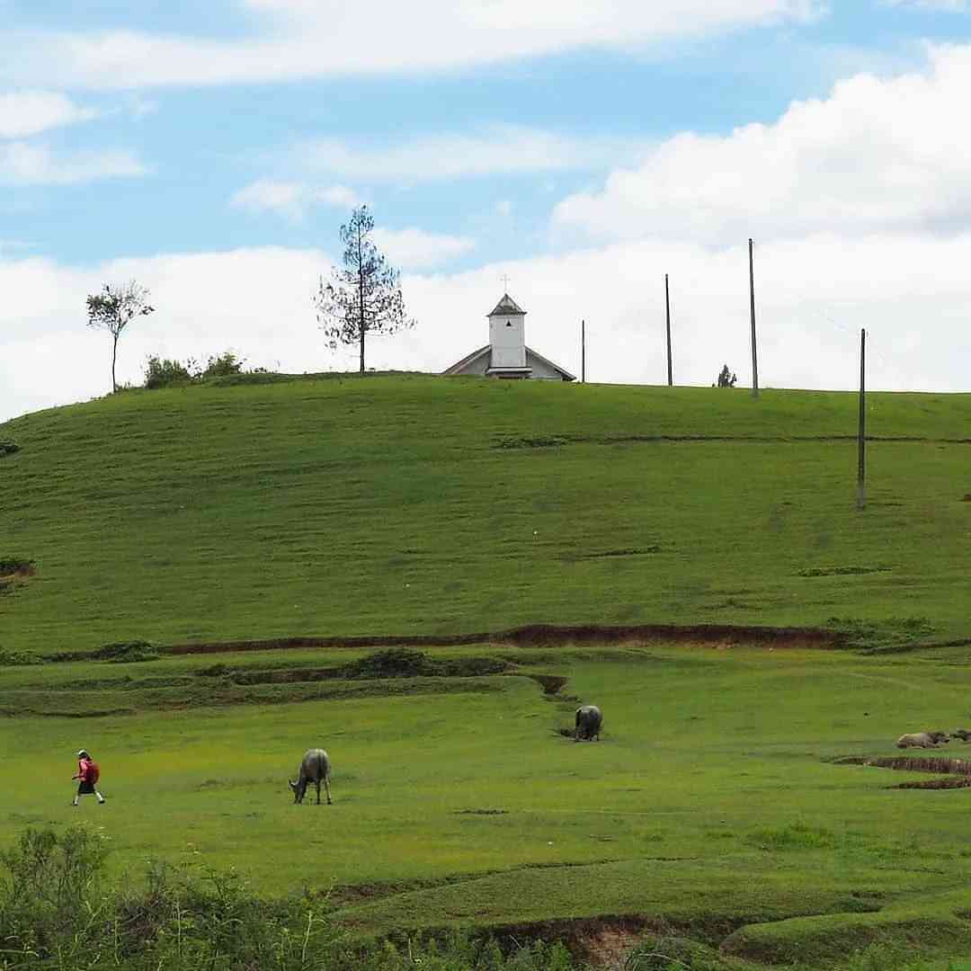 Descubra a Pequena Suíça da Indonésia: A Fuga Para o Paraíso dos Caminhantes