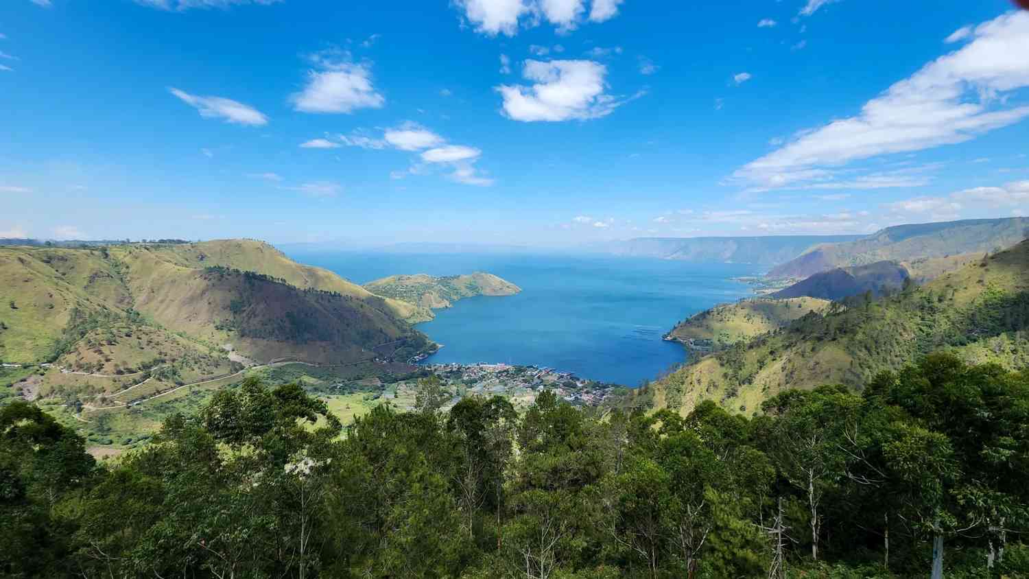 Discover Lake Toba: Indonesia's Largest Crater Lake Adventure Destination