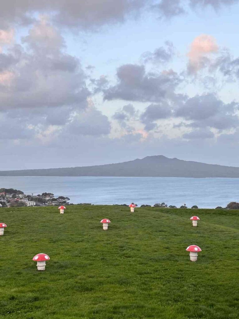 Discover Serenity in the Midst of Urban Clamor: Your Peaceful Retreat 🇳🇿