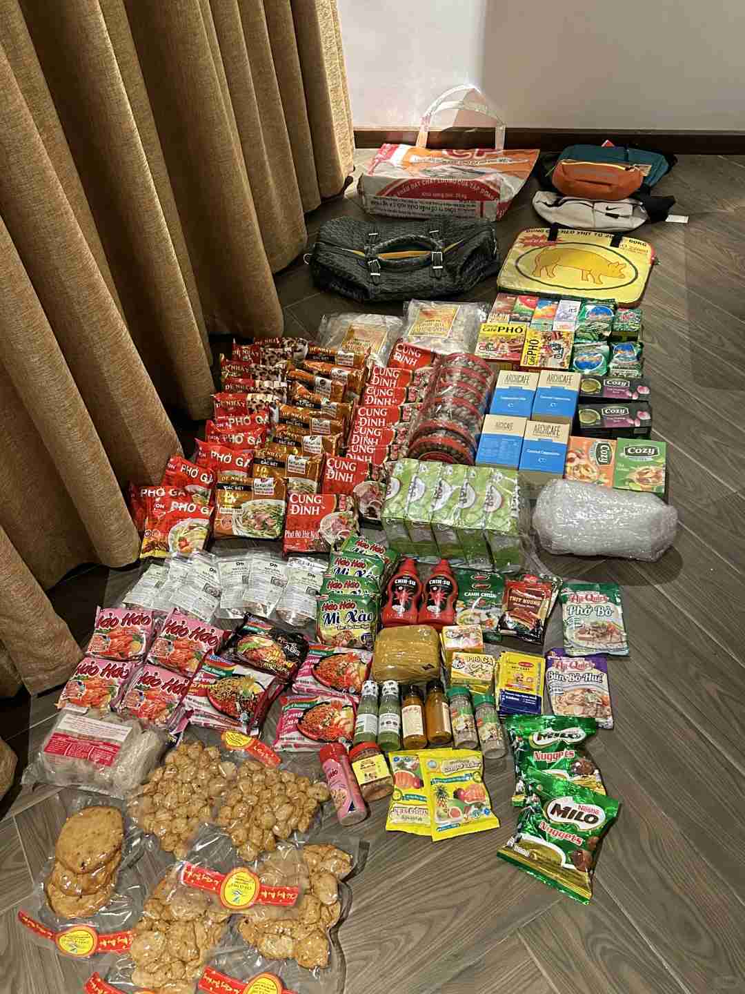Discover Unique Souvenirs and Local Delights: Shop Freely in Da Nang