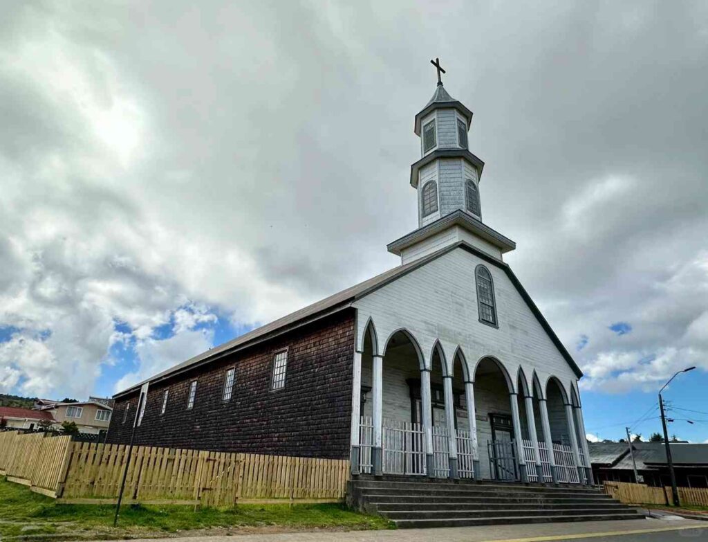 Discover the Best Self-Guided Tour Routes for Wooden Churches on Chiloé Island – Budget Travel Guide
