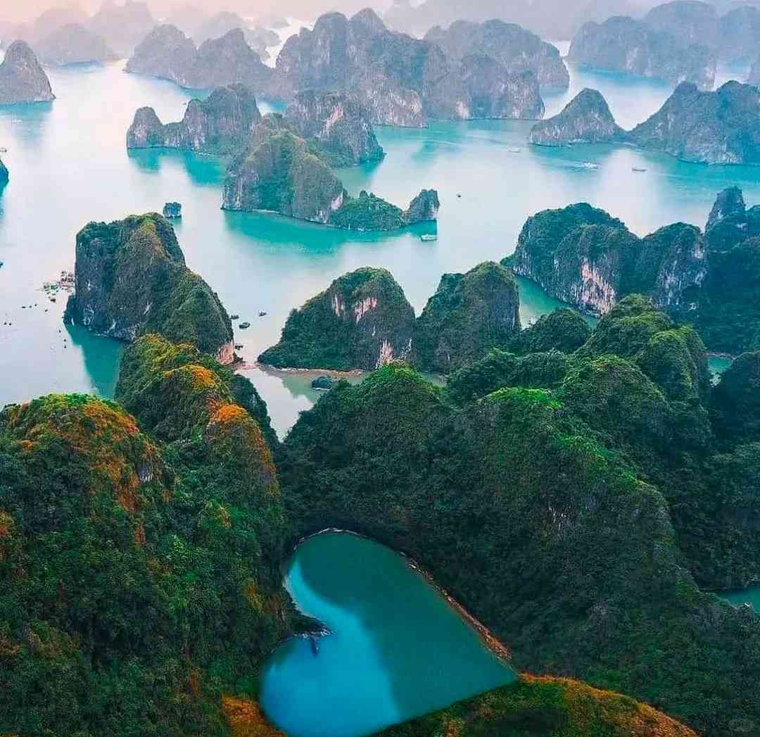 Discover the Breathtaking Beauty of Halong Bay: A Complete Travel Guide