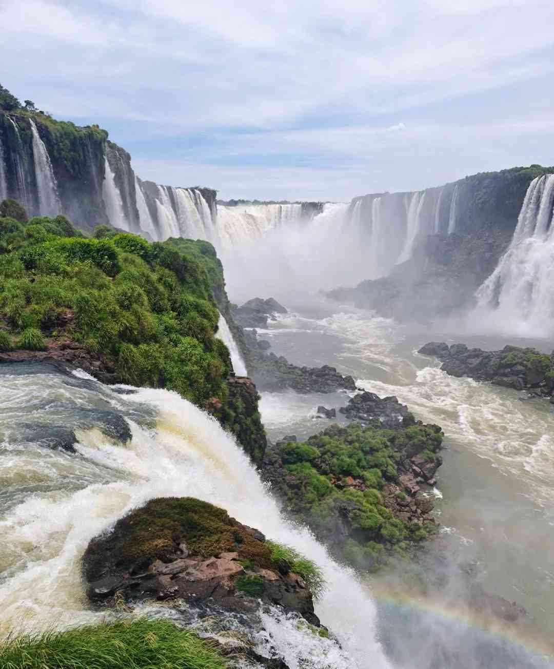 Discover the Breathtaking Iguazu Falls: South America's Natural Wonder