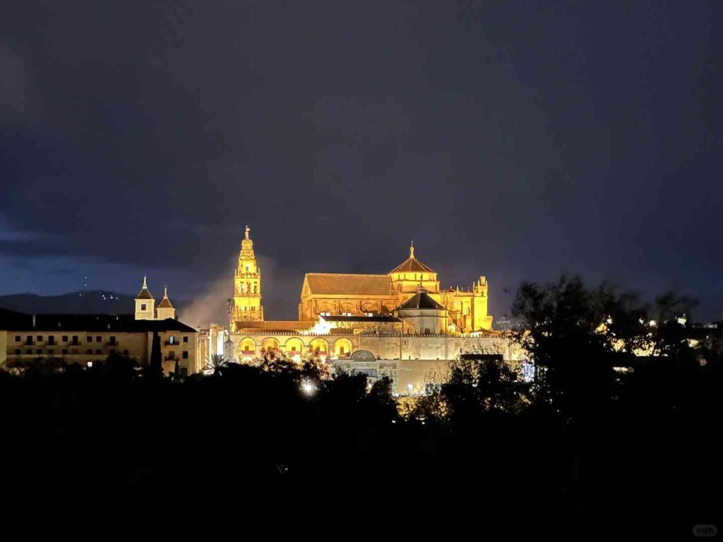 Discover the Enchanting Night View of Cordoba’s Ancient Roman Bridge