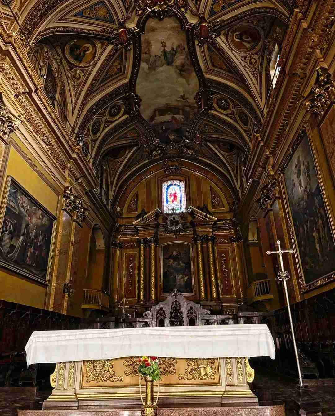 Discover the Hidden Gems: Argentine Historic Town and Hiking Paradise