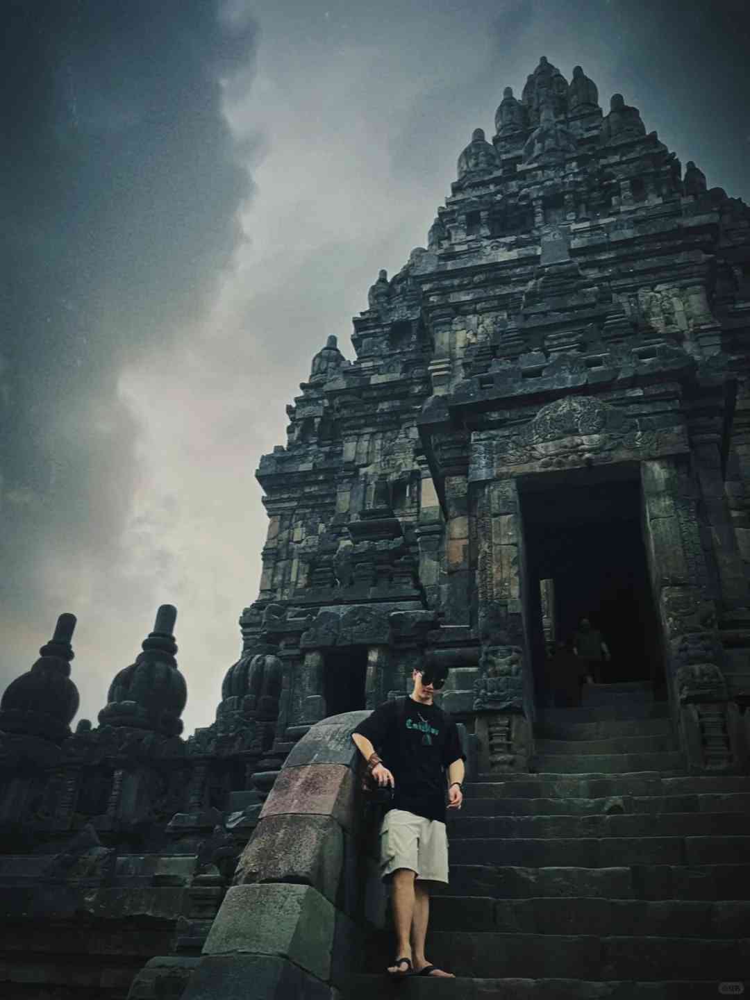 Discover the Unique Reasons People Enjoy Morning Outings in Indonesia's Rainy Season