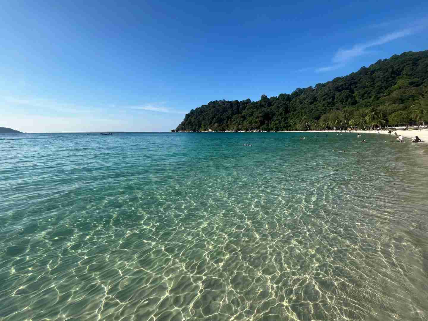 Explore Big Stop Island Pulau Perhentian Besar: Ultimate Malaysia Getaway Destination