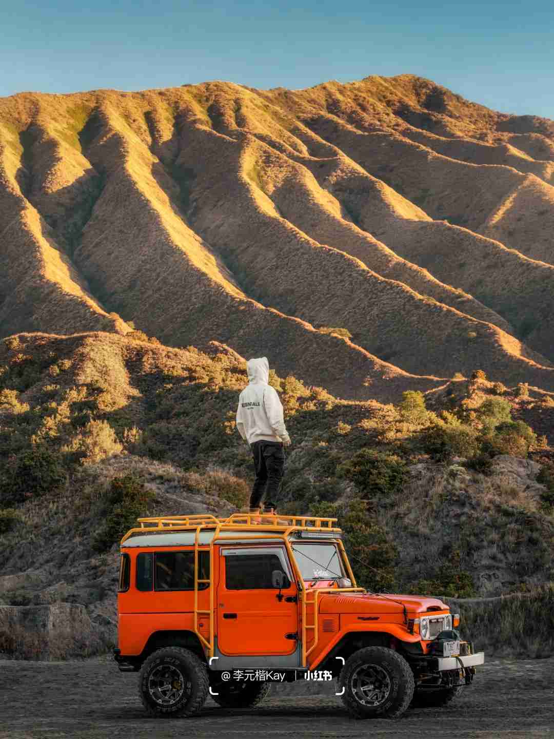 Explore Bromo Volcano: Earth's Moon-Like Landscape Adventure 🌋