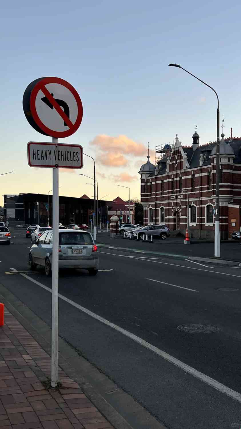 Explorer la ville de Dunedin : les meilleurs itinéraires à pied et les trésors cachés