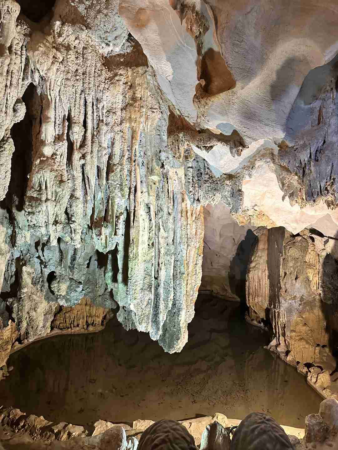 Explore Halong Bay: Best One-Day Tour from Hanoi with Scenic Views