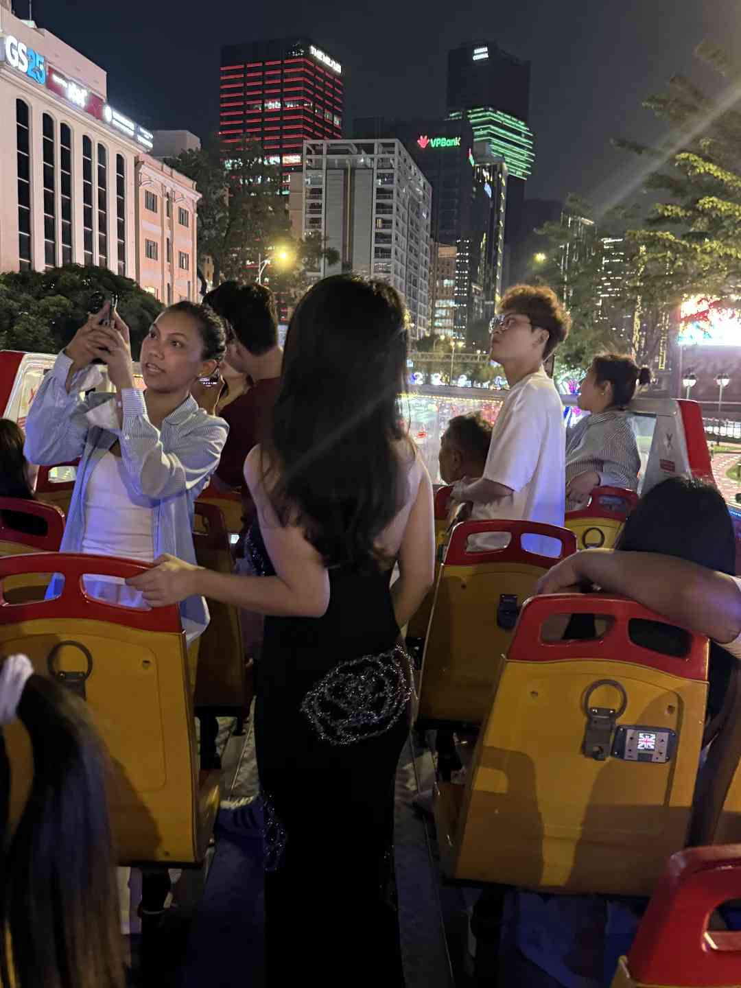 Explore Ho Chi Minh City: Essential Double-Decker Bus Safety Tips ⚠️