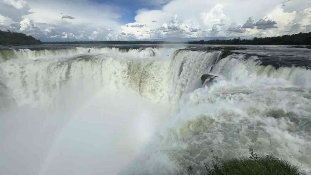 Explore Iguazu Falls Argentina: Ultimate Guide to Transport, Currency, and Best Routes