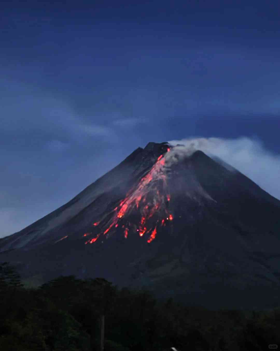 Erkunden Sie den Berg Merapi: Die besten Wanderwege und Vulkan-Abenteuertouren
