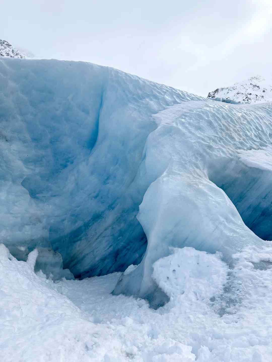 Explore New Zealand's Mount Cook: Tasman Glacier Hiking Adventure 🇳🇿🏔️