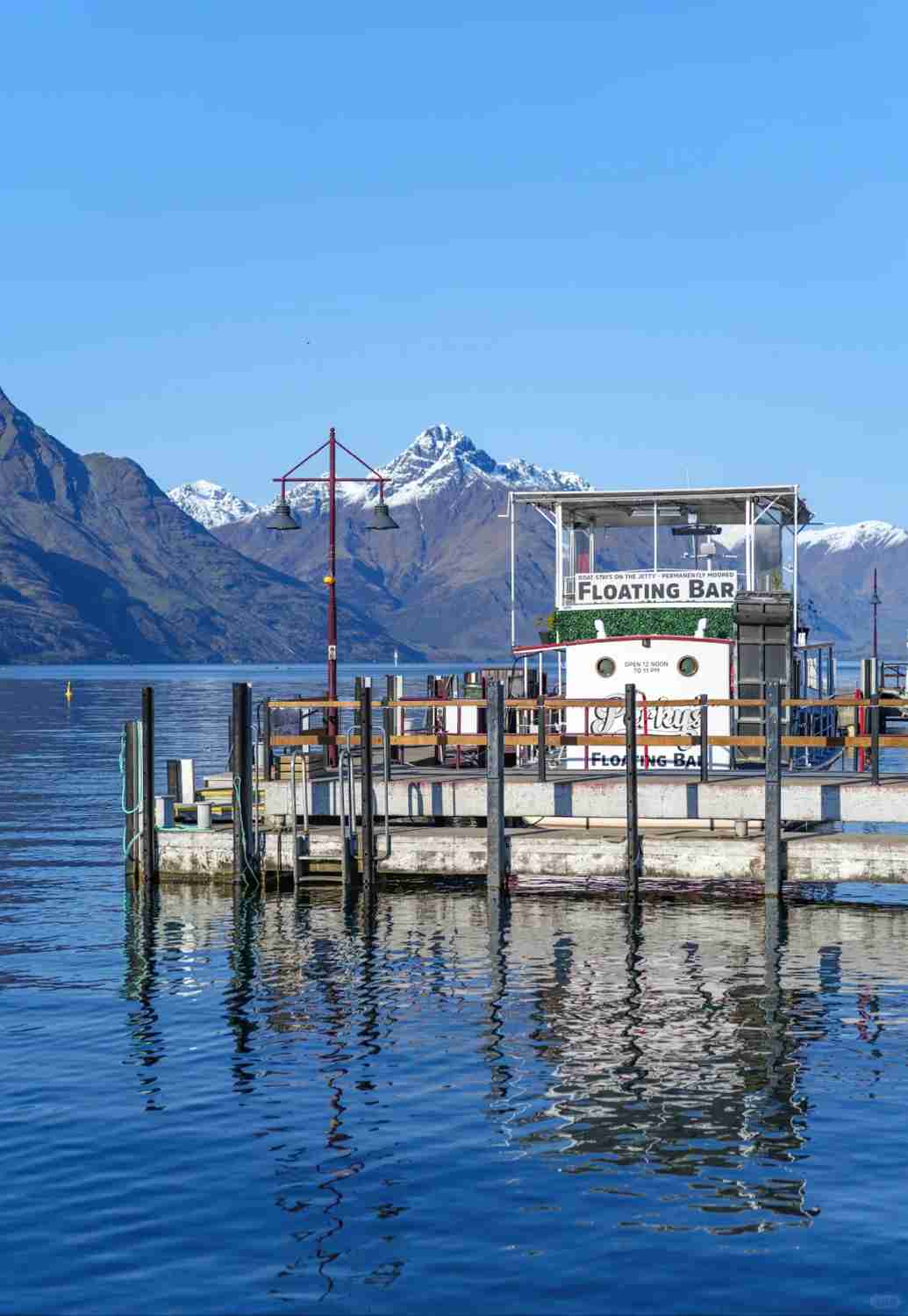 Explore Queenstown, New Zealand: A Fairy Tale Town and Daydream Destination 🏡💭