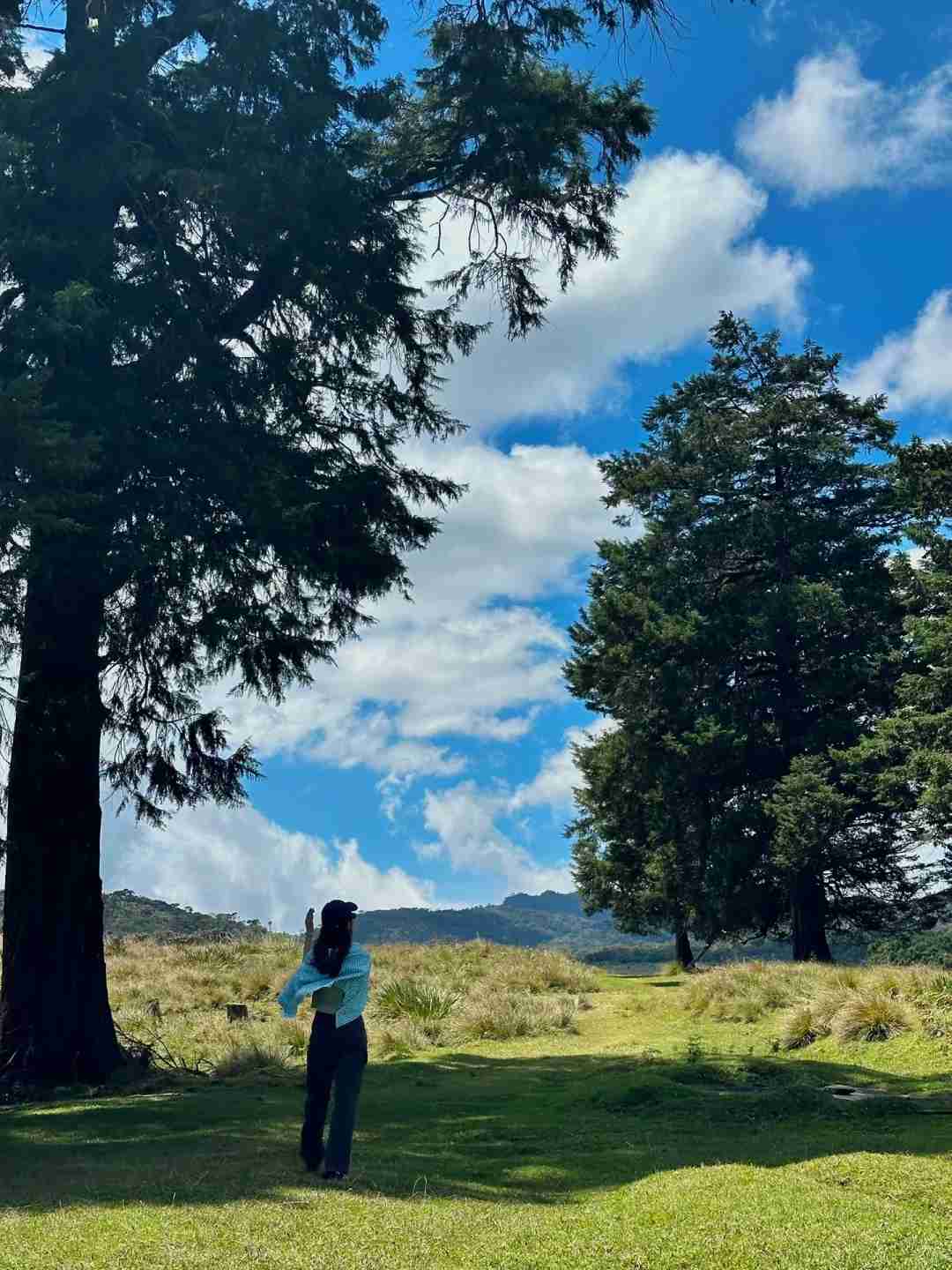 First Time Hiking Abroad: Real Experience and Tips for Horton Plains 🚶‍♀️