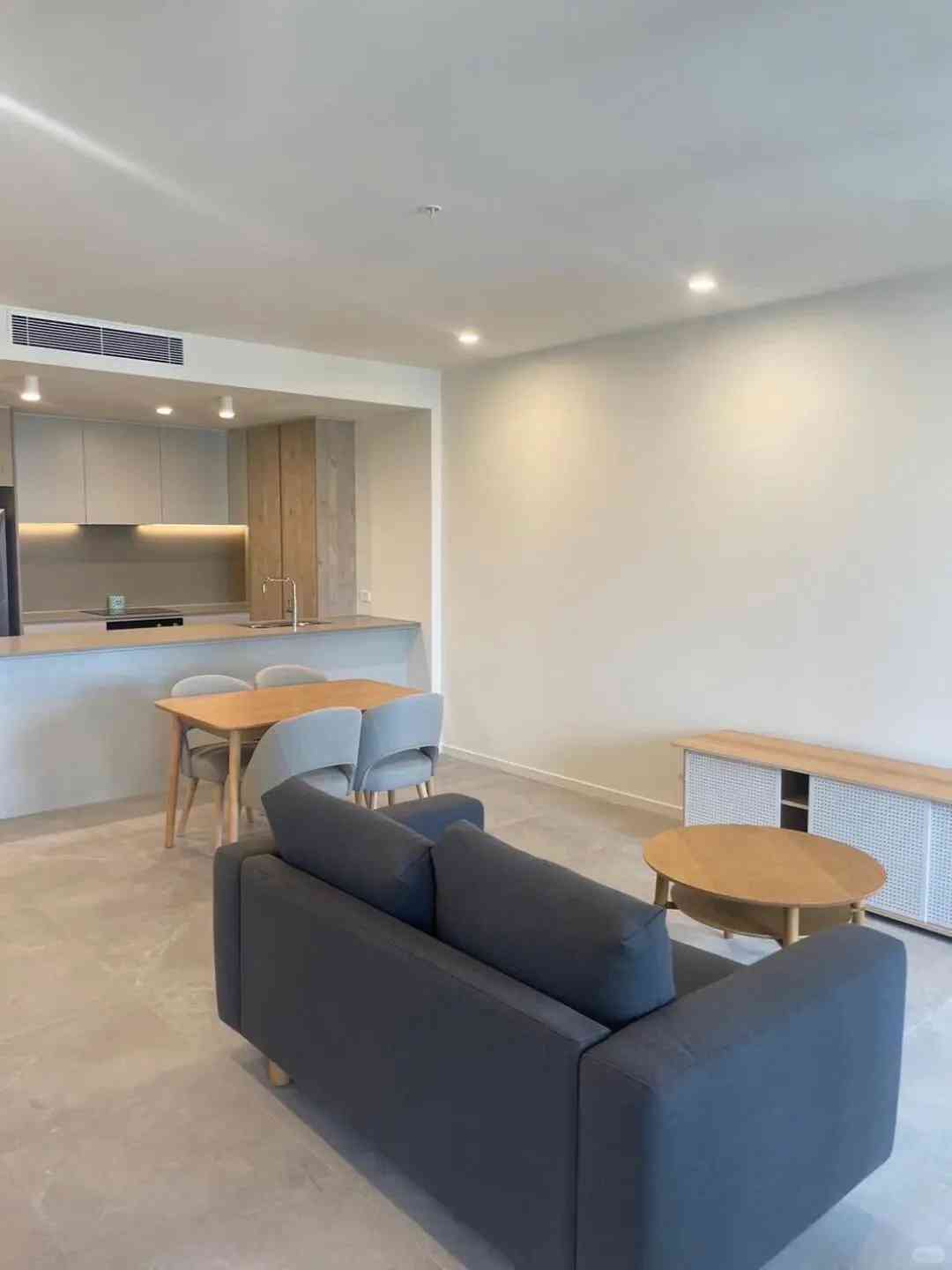 Fully Furnished 2-Bedroom, 2-Bathroom Apartment Near Queen Victoria Market, Melbourne