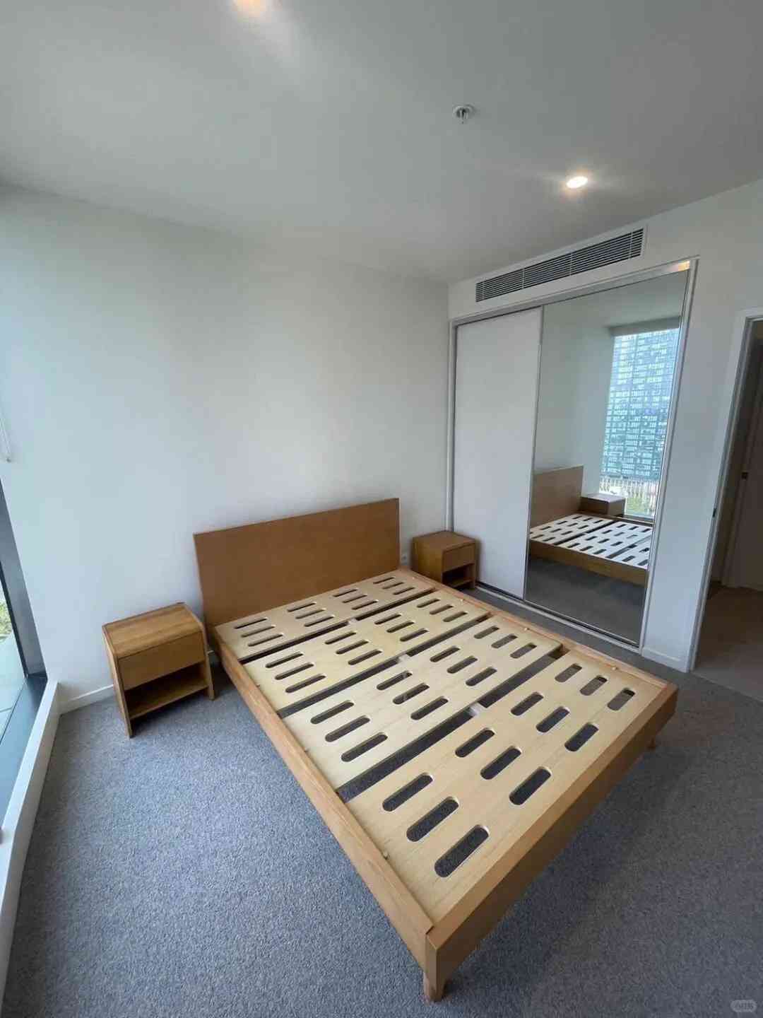 Fully Furnished 2-Bedroom, 2-Bathroom Apartment Near Queen Victoria Market, Melbourne