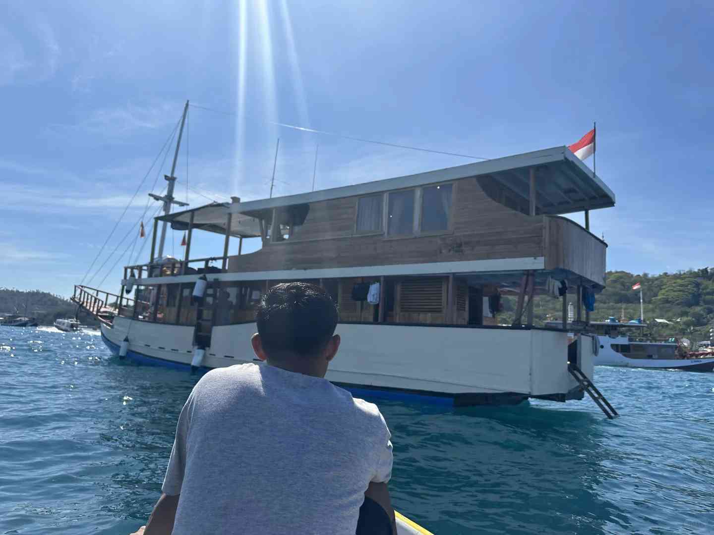Komodo Liveaboard Experience: Explore Stunning Marine Life & Islands Adventure