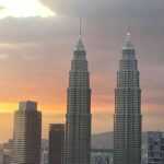 Kuala Lumpur Infinity Pool: Ultimate Photo Spot for Petronas Twin Towers Views!