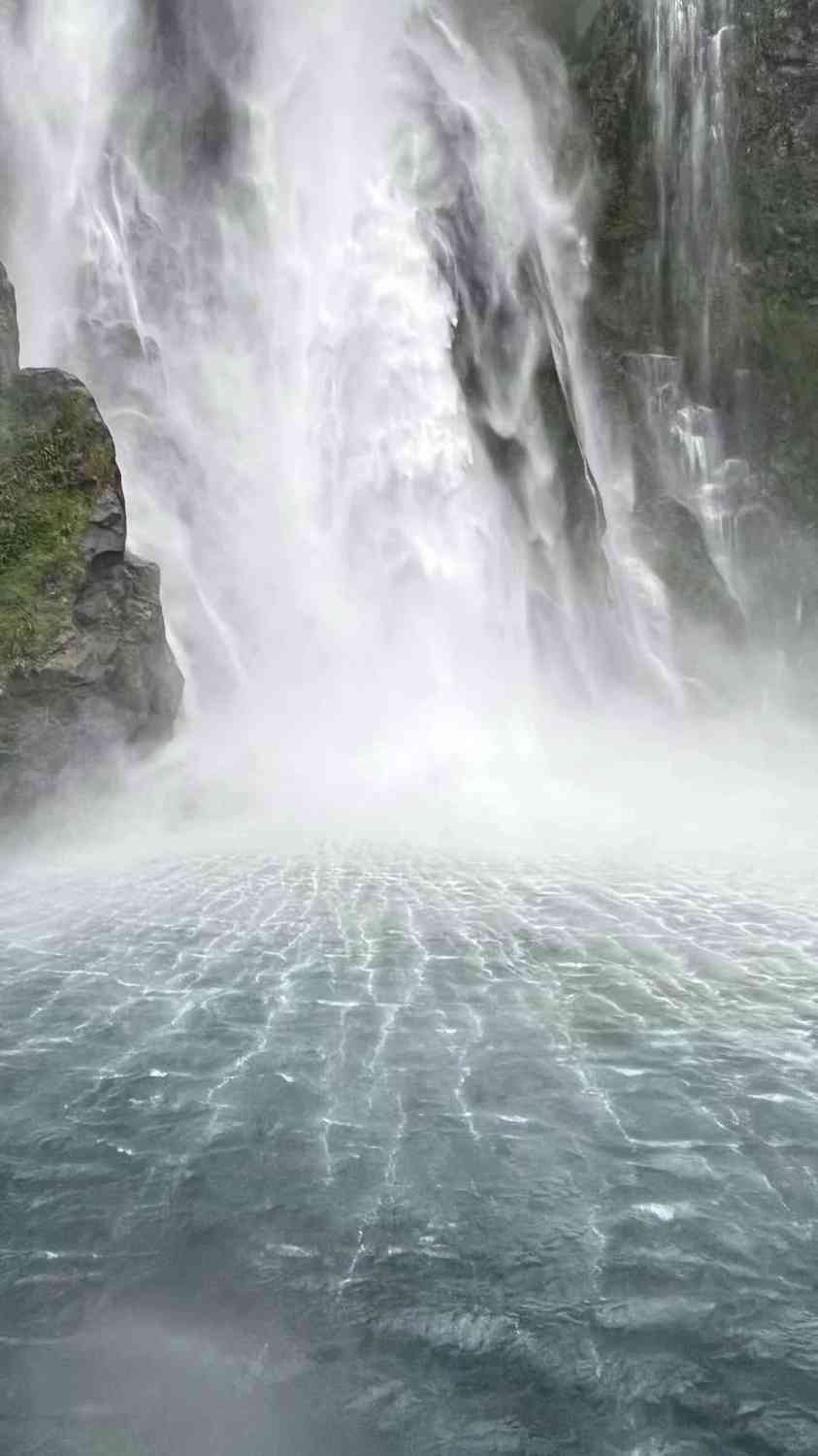 Milford Sound Regen vs Sonnig: Ultimate-Leitfaden für die perfekte Besuchszeit