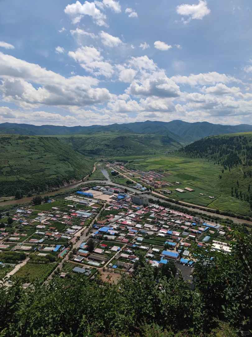 North Korea Travel Guide: Exploring Pyongyang's Hidden Gems & Unique Cultural Experiences
