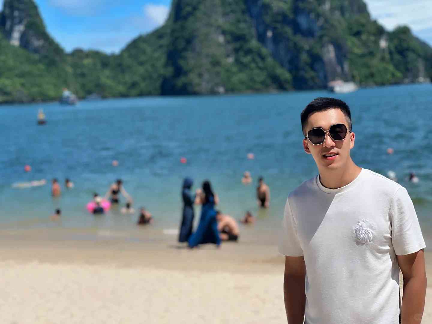 Vietnamese Ha Long Bay Travel Guide: Scenic Wonders That Even Guangxi Locals Find Stunning
