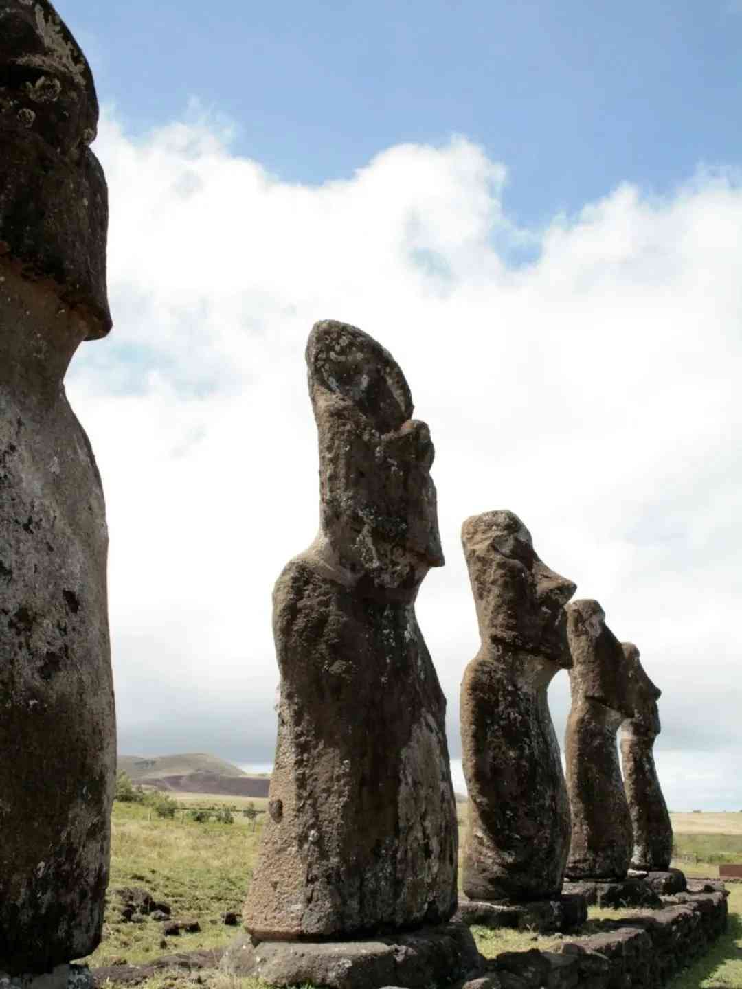 What's the Best Self-Guided Tour Route for Easter Island on a Budget? 🗿💰