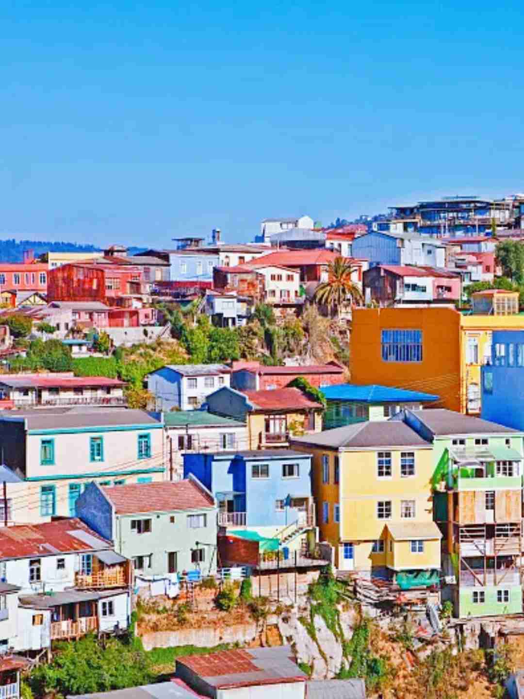 Where to Find the Best Street Art in Valparaíso This Summer Under $100