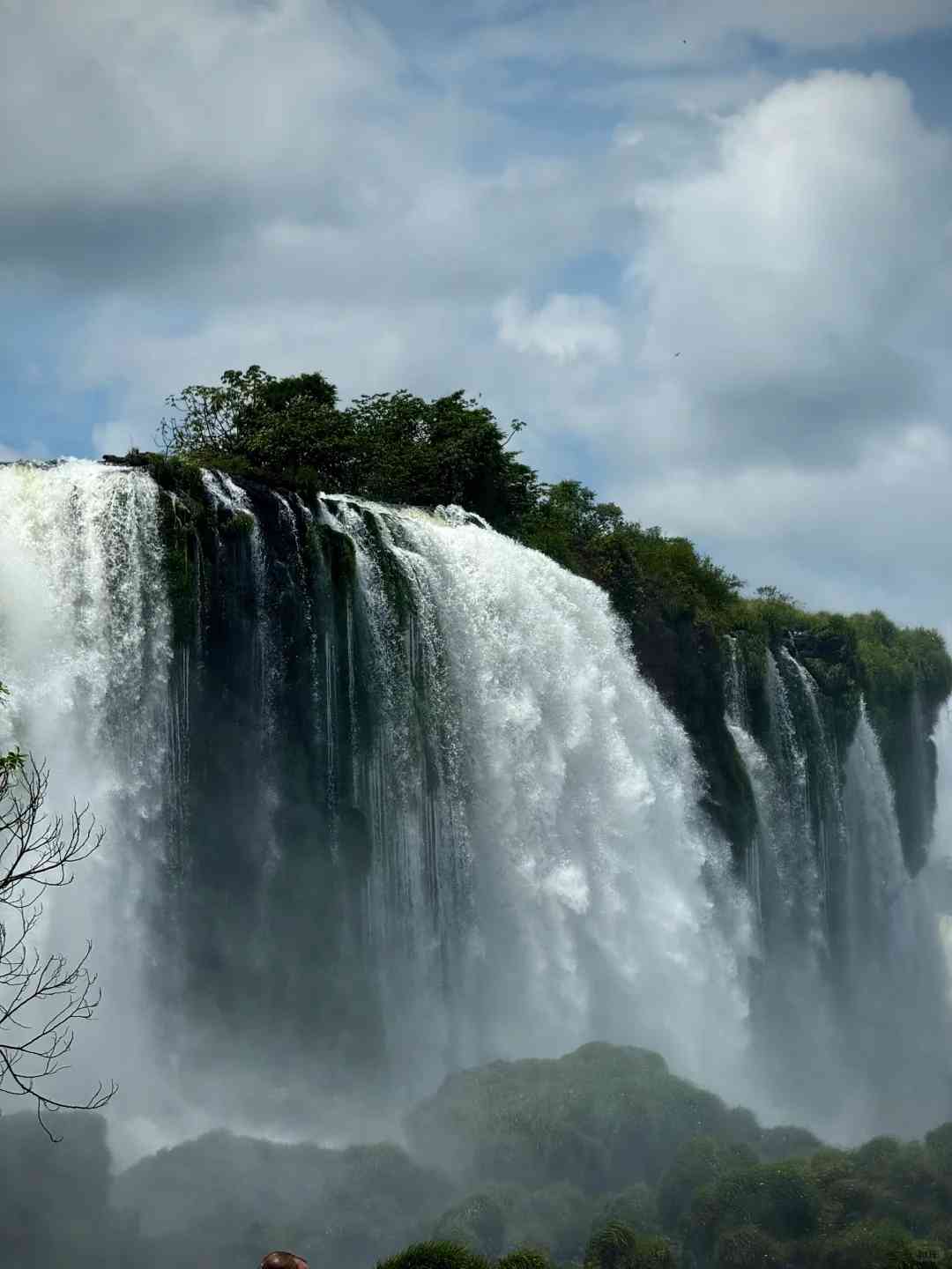 iPhone 16 Pro Max Long Exposure Photography: Capturing the Magic of Iguazu Falls