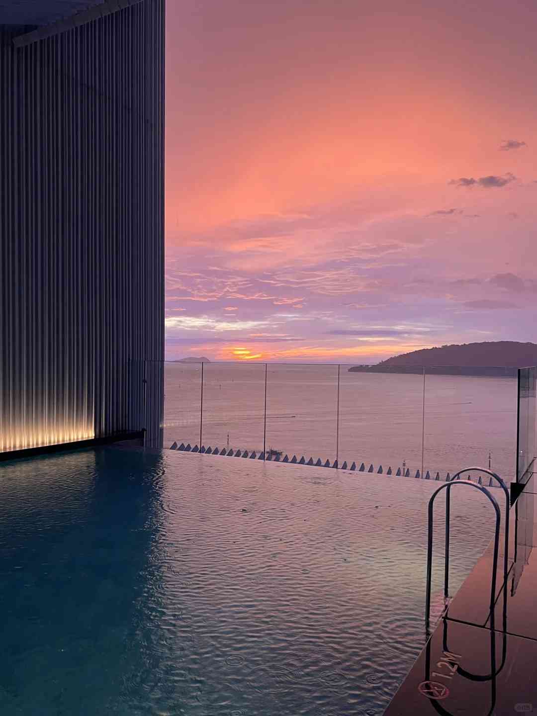 🇲🇾 サバ、コタキナバル | ホテルから世界一の夕日を追いかけることができます